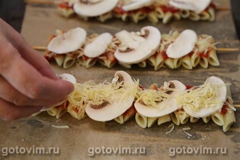 Макароны на шпажках с грибами и сыром. Рецепт с фото