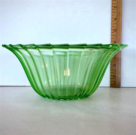 Kitchen And Dining Bowls Dining And Serving Jeannette Glass Company 1930s Sierra Pinwheel Green