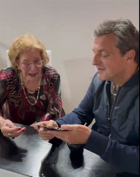 Sergio Massa visitó a la abuela de 104 años que pidió ser incluida en