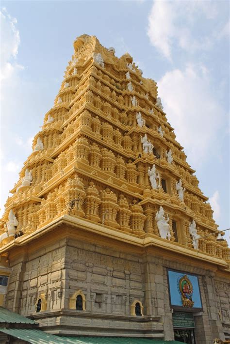 Chamundeshwari Temple, Chamundi Hills