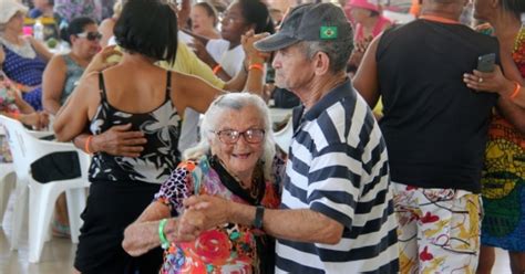 Expectativa de vida do brasileiro é de 75 8 anos diz IBGE Ilhéus Informe