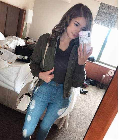 Nữ streamer Maroc xinh đẹp và hot không kém gì PewPew trong cộng đồng eSports Việt