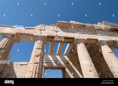 Colonne Dei Propilei Immagini E Fotografie Stock Ad Alta Risoluzione