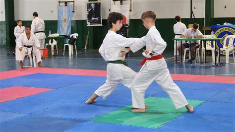 Karate el Dojo Nintai de Deportivo Sarmiento participó en un torneo y