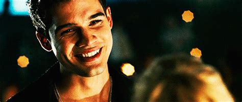 Steven Strait The Covenant  Wiffle