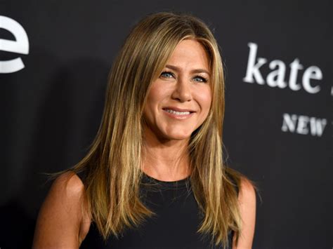 Bold Jennifer Aniston Age, Height, Net Worth, Family in 2025