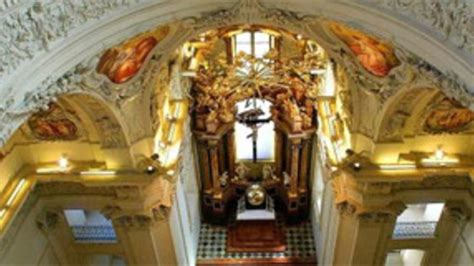 Bayern Polizist Wegen Sex Abenteuer In Der Kirche Gefeuert