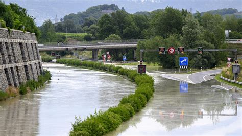 Heftige Gewitter Unwetter In Der Schweiz Mindestens Vier Tote