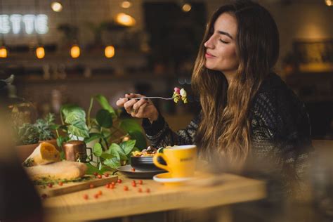 Qué deberías comer en cada fase del ciclo menstrual Yomarcomisreglas