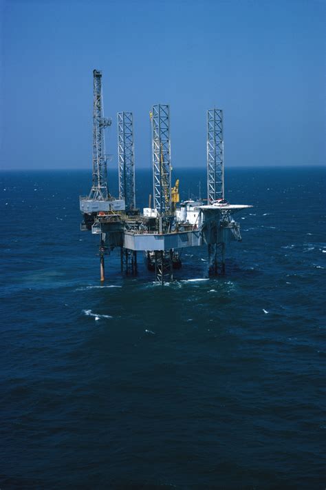 What Are the Requirements to Be a Petroleum Engineer? | Chron.com