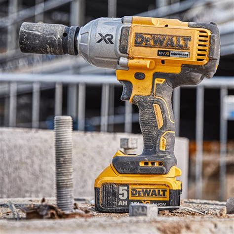 Гайковерт ударный аккумуляторный DeWALT DCF897N. Фирменный магазин ...