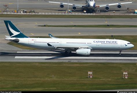 B Lar Cathay Pacific Airbus A Photo By Johnny Tian Id