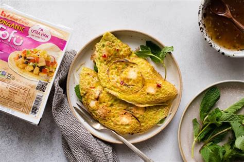 vegan banh xeo sizzling vietnamese cakes