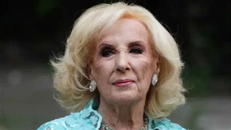 Le Hicieron Una Estatua A Mirtha Legrand En Villa Ca As