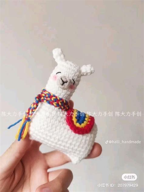 Ghim trên amigurumi trong 2024 Móc khóa Mèo đan móc Túi móc