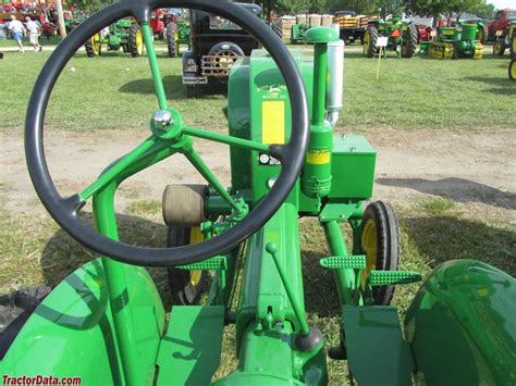 TractorData John Deere LA Tractor Photos Information