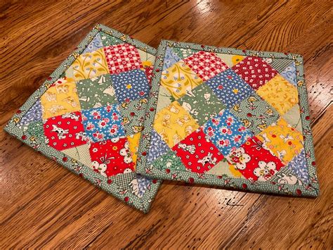 Set Of Homemade Quilted Pot Holders These Adorable Hot Pads Are Made With Reproduction