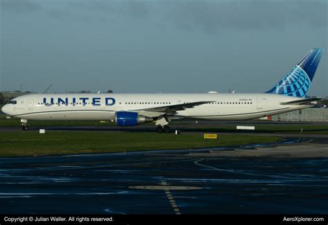 N United Airlines Boeing By Julian Waller Aeroxplorer