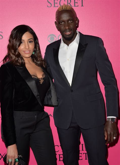 Photo Mamadou Sakho Et Sa Femme Majda Lors Du Photocall Du Victoria S