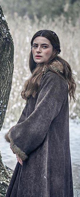 Millie Brady As Æthelflæd In The Last Kingdom 2015 272 X 672 Fur