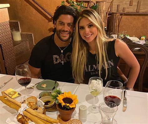 Hulk E Camila Ngelo Assumem Casamento