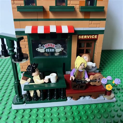 Lego Friends TV Central Perk Modular Building Real LEGO 21319 City MOC