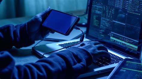 FBI warns all Gmail and Outlook users over spearphishing attack that