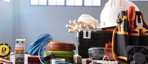 Best Electrician Tools List: 27 Essential Tools for Electricians