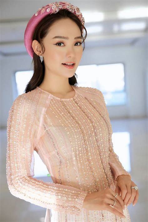 Hot girl lai Việt Mỹ và sự cố thời trang liên quan đến áo dài dịp Tết
