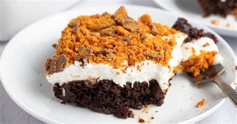 Butterfinger Cake Recipe - Insanely Good