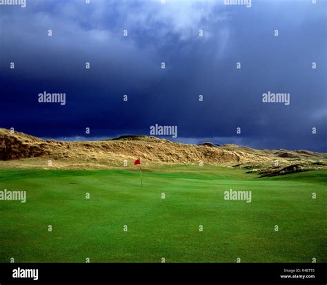 Old tom morris golf course hi-res stock photography and images - Alamy