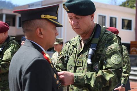 Ffaaecuador On Twitter Se Realizó La Ceremonia Militar Al Conmemorar