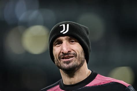 Giorgio Chiellini Signs Contract Extension At Juventus Until 2023