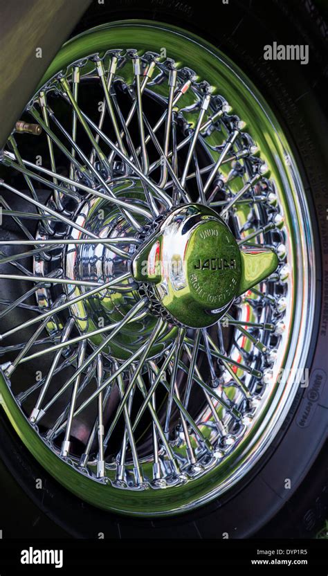 Share 113 Imagen Jaguar E Type Wire Wheels Vn