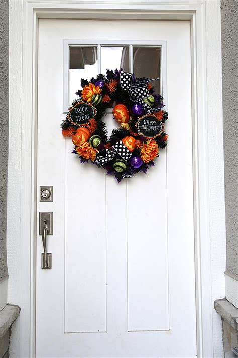 spooktacular wreaths youll   create  halloween life