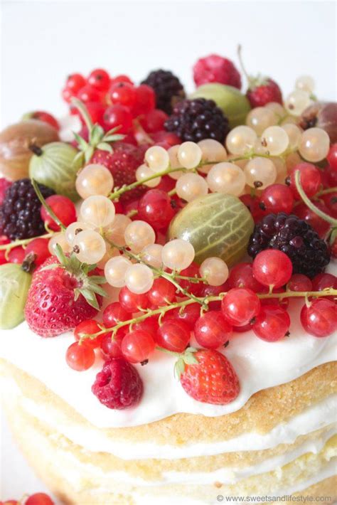 Naked Cake Mit Beeren Sweets Lifestyle