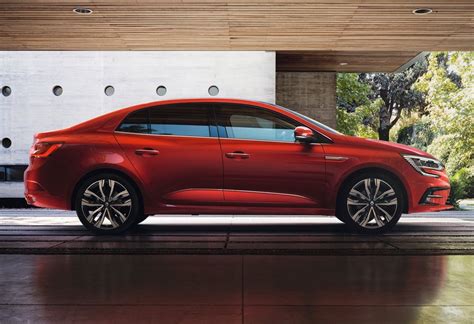 Facelifted Renault Megane Sedan Debuts Subtle New Look - Automacha