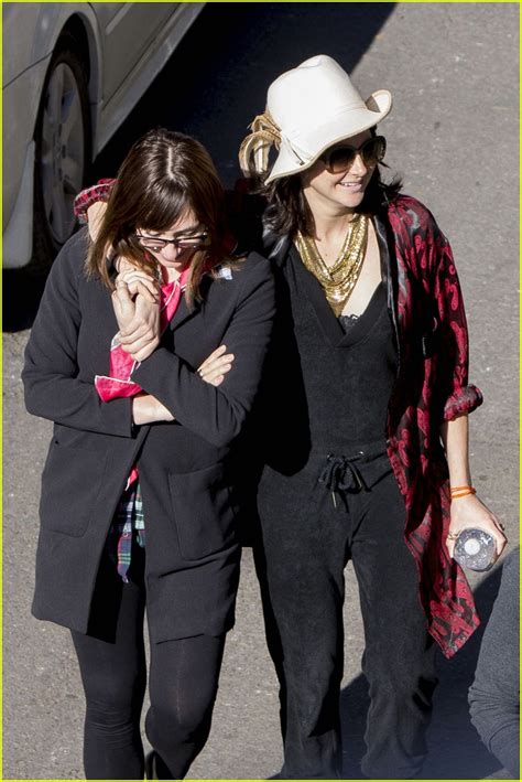 Isidora Goreshter Hands Naked Onlyfans