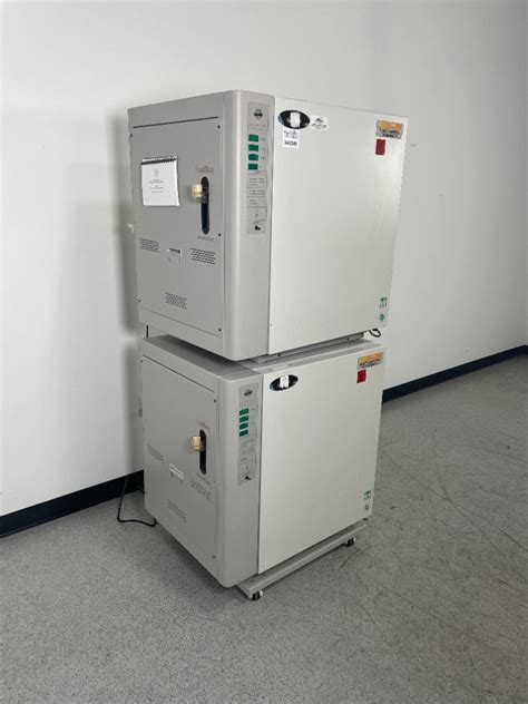 NuAire Autoflow Double Stack IR Water Jacketed CO2 Incubator LabX