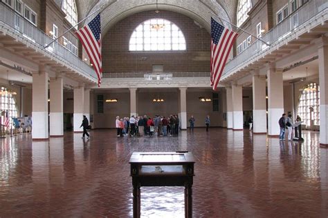 Estátua da Liberdade e Ellis Island Express Tour guia especializado