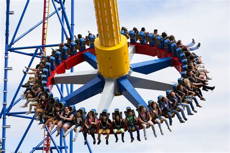 Wonder Woman Lasso Of Truth Six Flags Discovery Kingdom