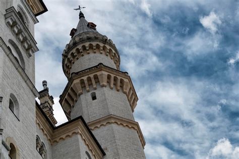 Premium Photo | Neuschwanstein castle in winter detail