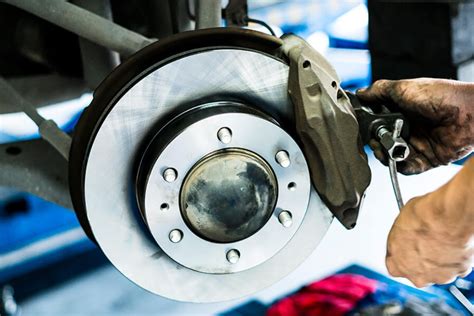 Brake Repair Specialist: To ensure safe driving, fix your brake