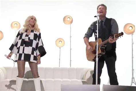 Blake Shelton And Gwen Stefani Are All Smiles Performing Happy Anywhere On The Voice Finale