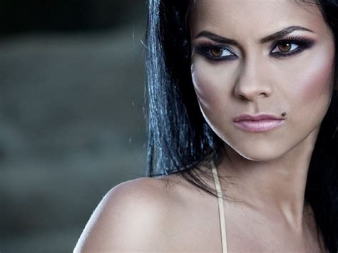 LISTEN Inna Hot Not So Salty