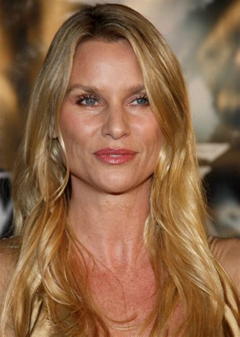 Nicollette Sheridan S One Length Golden Blonde Hair With Casual Waves