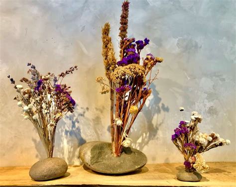 ROUND STREAM STONE DRIED FLORAL ARRANGEMENT – StoneStyling: Stick ...