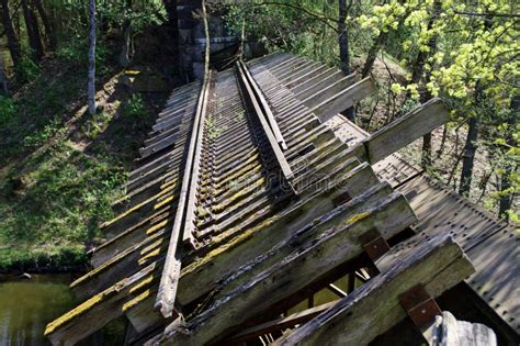 Ponte Destru Da Imagem De Stock Imagem De Nave Perigo