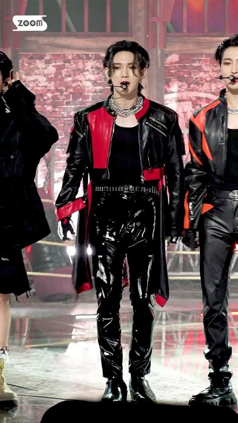 BOUNCY K HOT CHILLI PEPPERS ATEEZ YEOSANG FanCam Inkigayo Video Kpop Outfits