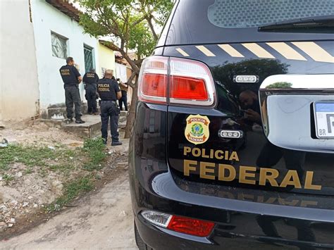 Polícia Federal cumpre sete mandados para investigar compra de votos em